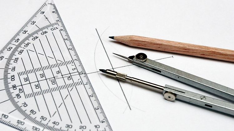 Eine Evaluation der neuen Prüfungen wird um zwei Jahre vorgezogen.