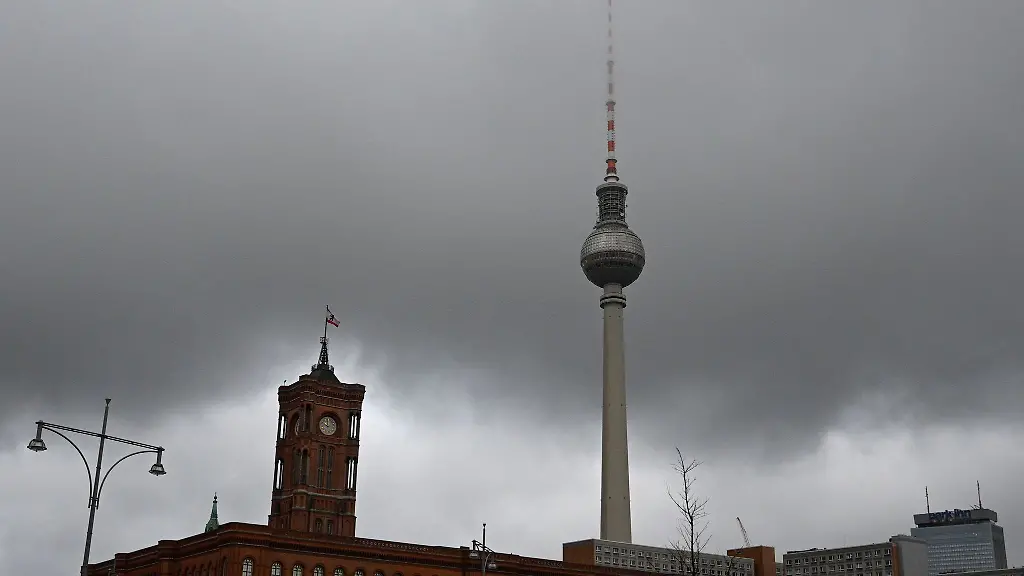 Das-regnerische-und-truebe-Wetter-setzt-sich-in-Berlin-und-Brandenburg-fort-Bei-milden-Temperaturen-hat-Schnee-weiter-keine-Chance