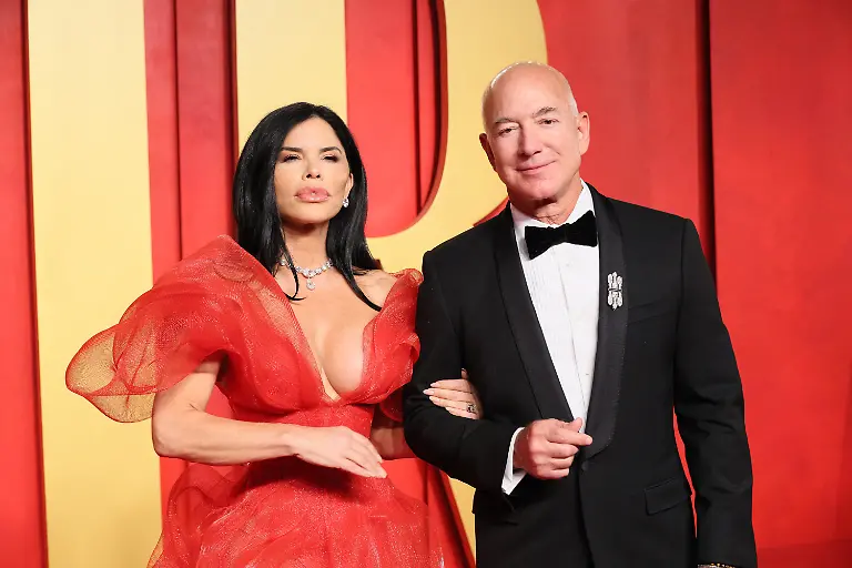 2024-03-11T000000Z-949561382-HP1EK3B0DMVXB-RTRMADP-3-AWARDS-OSCARS-VANITYFAIR