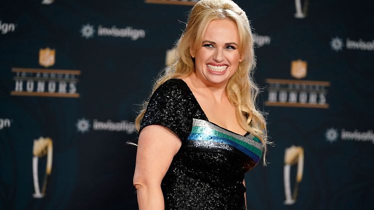 Rebel Wilson präsentiert voller Stolz ihre neue Figur.