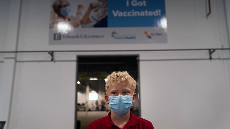 Der 12-jährige Jeremy Haworth wurde im kalifornischen Santa Ana geimpft.