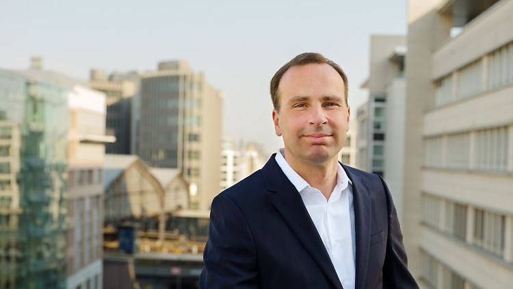 Wolf-Dieter Adlhoch ist seit September 2019 Vorstandschef der Dussmann Group.