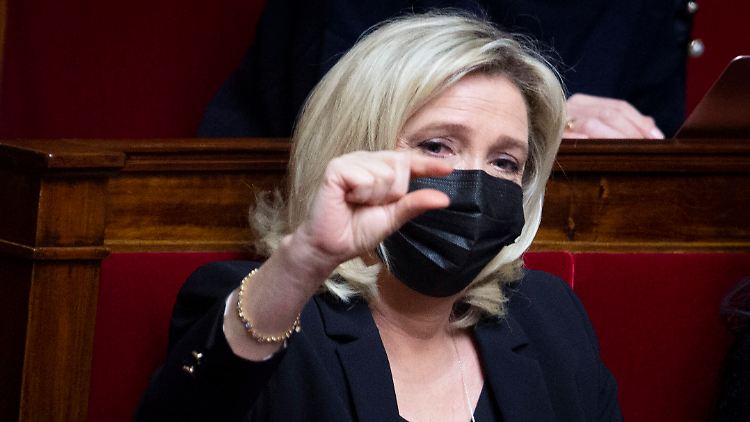 Es fehlt nicht mehr viel, dann könnte Marine Le Pen Frankreichs erste Präsidentin werden. 