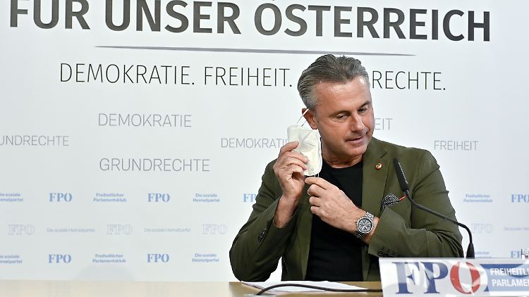 Hofer übernahm den Parteivorsitz vor zwei Jahren von Heinz-Christian Strache, nachdem die Ibiza-Affäre an die Öffentlichkeit gekommen war.
