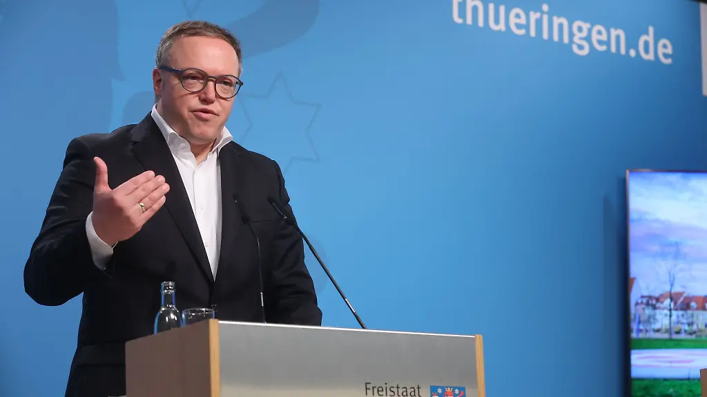 Thueringens-neuer-Ministerpraesident-Mario-Voigt-CDU-will-eine-Bundesratsinitiative-aus-Bayern-zum-Thema-Migration-unterstuetzen