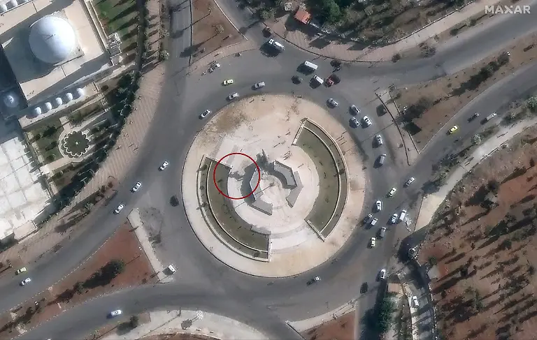 2024-12-09T001257Z-1762716068-RC23LBAU0SKI-RTRMADP-3-SYRIA-SECURITY-MAXAR-SATELLITE-adj