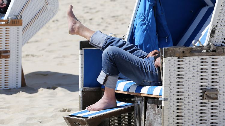 Masken und Abstand bleiben - doch darüber hinaus sind die Aussichten auf den Sommer verheißungsvoll.