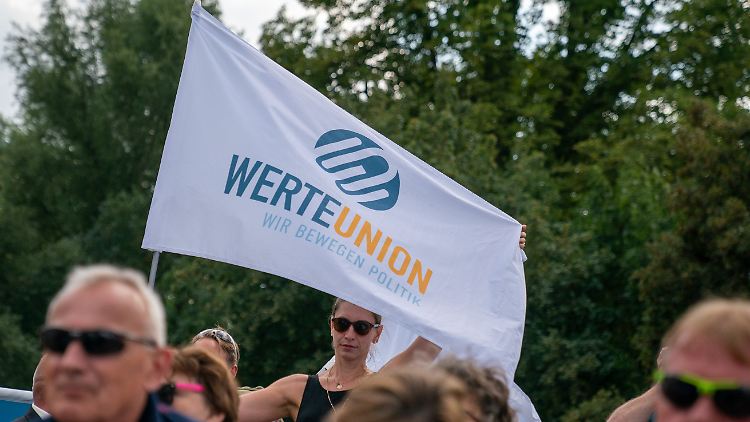 Die Werteunion zählt rund 4000 Mitglieder. Sie ist keine offizielle Parteiorganisation der CDU.