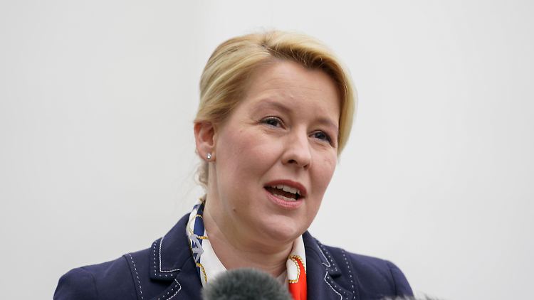 Für die ehemalige Familienministerin ist das Verfahren gegen ihren Mann Privatsache. 