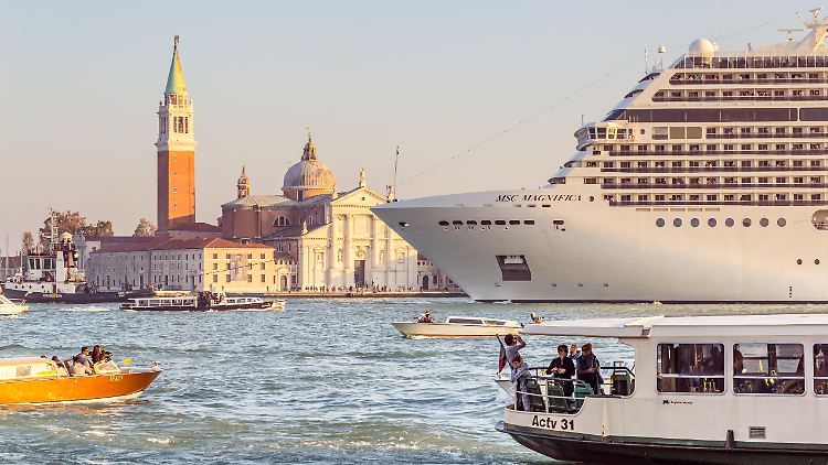 Venedig war bis Corona Ziel vieler Kreuzfahrtschiffe, über die seit Langem gestritten wird.