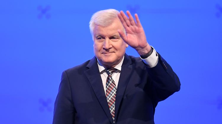 In der Politik sei für ihn nun "eine Grenze erreicht", sagt Horst Seehofer.