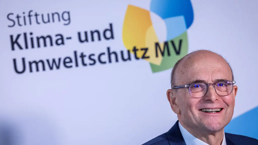 Nach-Erwin-Sellering-sind-nun-auch-die-beiden-verbliebenen-Vorstandsmitglieder-der-Klimastiftung-MV-Werner-Kuhn-und-Katja-Enderlein-zurueckgetreten