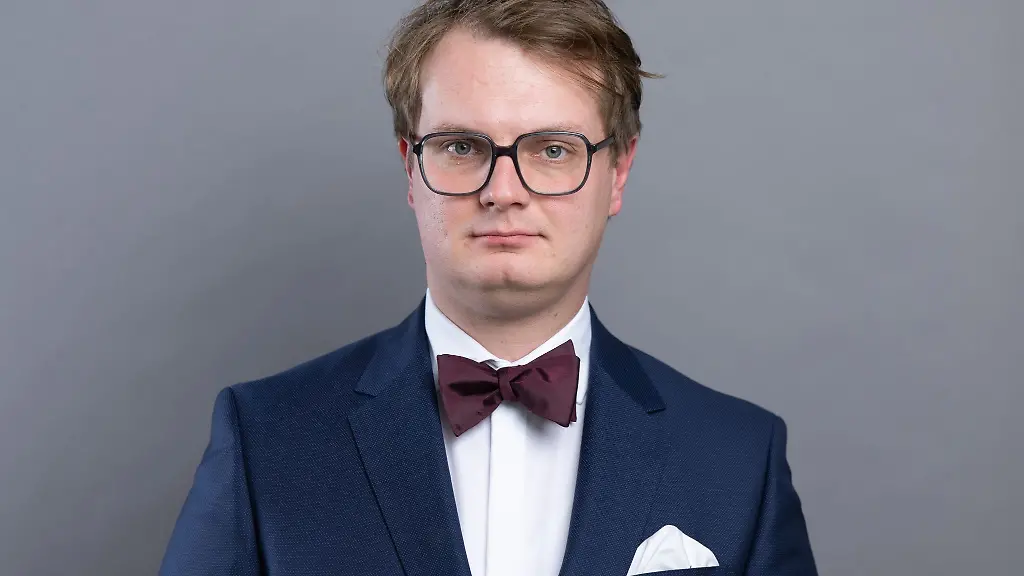 Der-parlamentarische-Geschaeftsfuehrer-der-Gruenen-Fraktion-Valentin-Lippmann-hat-einen-Antrag-zur-Aenderung-des-Stimmzettels-angekuendigt