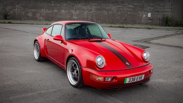 Äußerlich scheint der Porsche 911 (964) unverändert. Er klingt auch so. Aber für den Vortrieb sorgt jetzt ein E-Motor der 506 PS leistet.