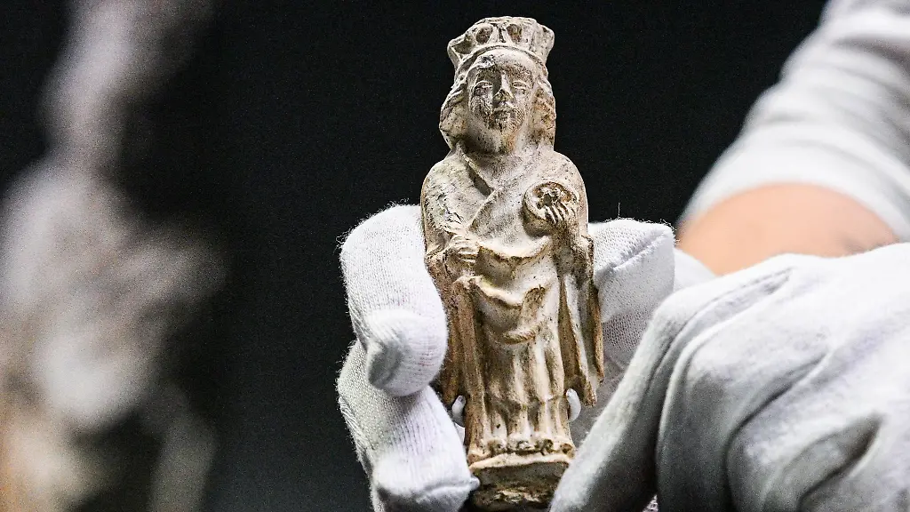 Die-Figur-der-Heiligen-Katharina-habe-nahezu-unversehrt-geborgen-werden-koennen