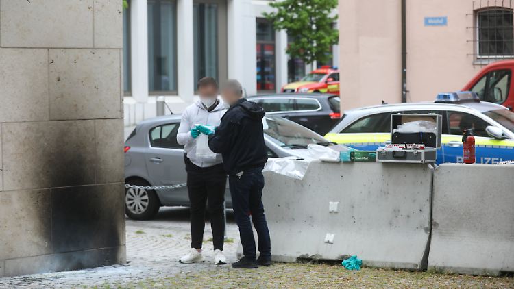 Durch den Brandsatz wird zum Glück niemand verletzt, es entsteht nur ein geringer Sachschaden.