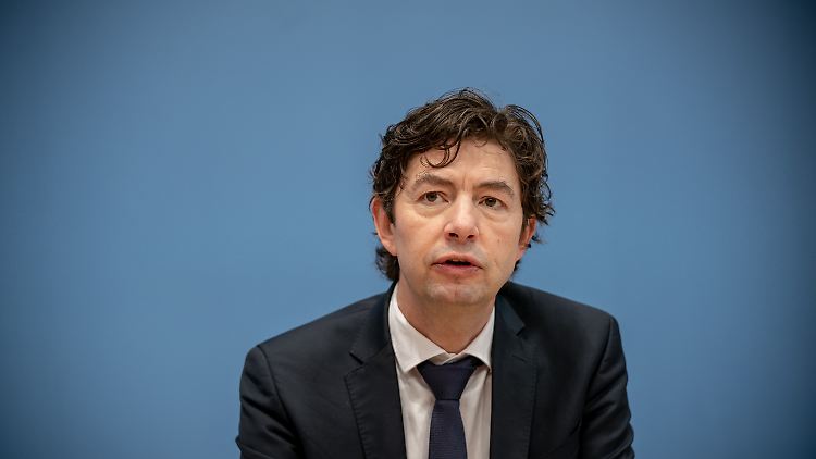 Beim ersten Sars-Virus seien die Übergangswirte Marderhunde und Schleichkatzen gewesen, erklärt Virologe Christian Drosten.