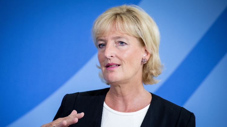 Christiane Woopen war bis letzte Woche die Vorsitzende des Europäischen Ethikrats und ist Professorin für Ethik und Theorie der Medizin an der Universität zu Köln.