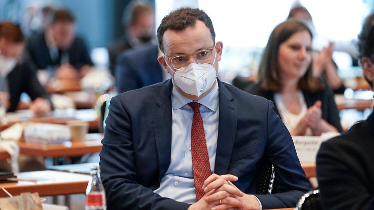Spahns Ministerium soll erwogen haben, unzertifizierte Masken unter anderem an Menschen mit Behinderung zu verteilen.