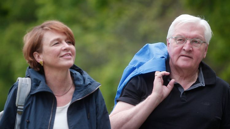 Bundespräsident Frank-Walter Steinmeier mit seiner Frau Elke Büdenbender.