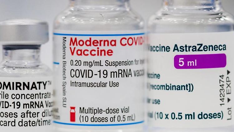 Corona-Impfstoffe von Pfizer-Biontech, Moderna und Astrazeneca.