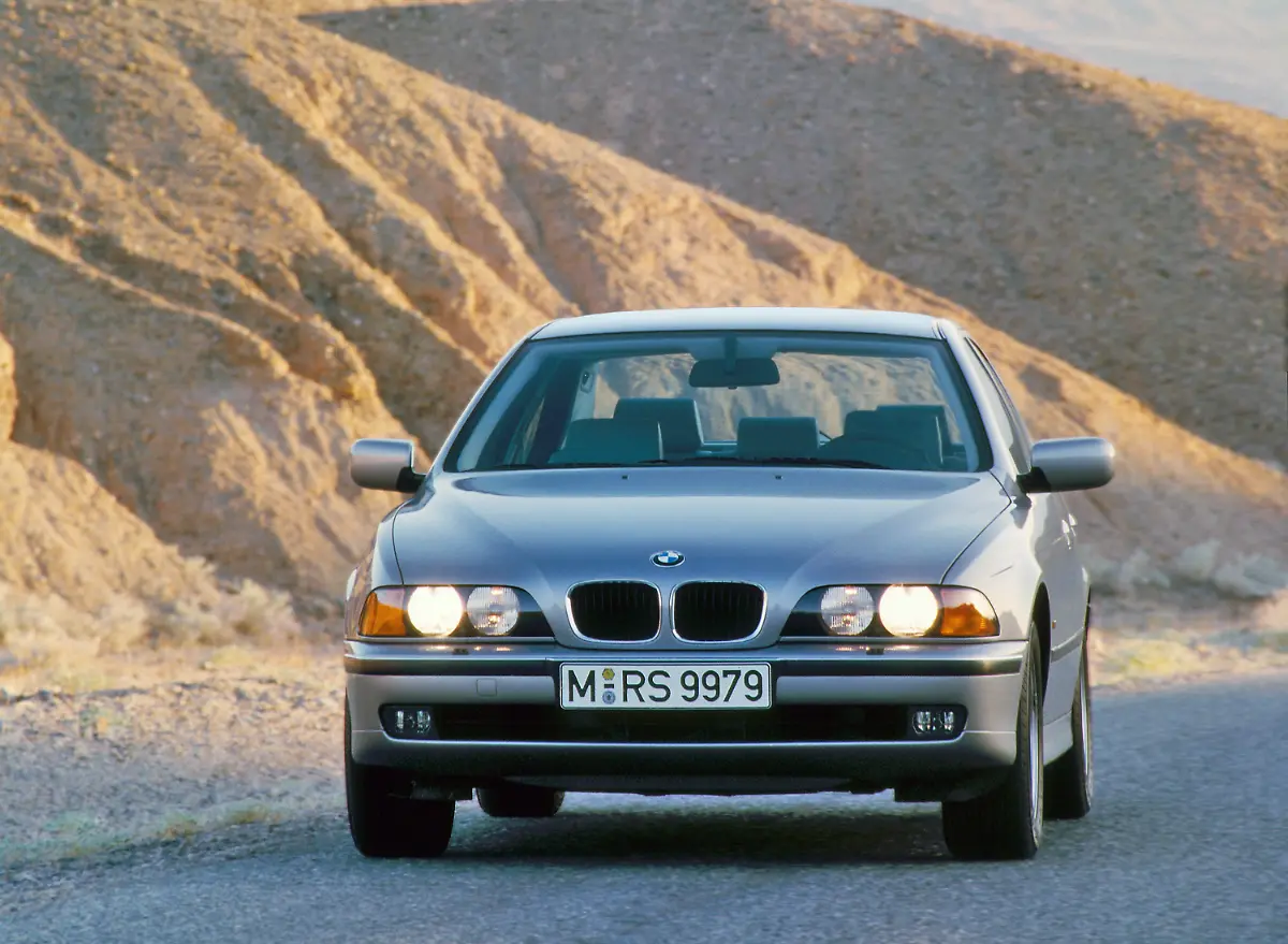 13-30-Jahre-BMW-5er-E39-Mit-einer-Neuauflage-d-Quelle-BMW