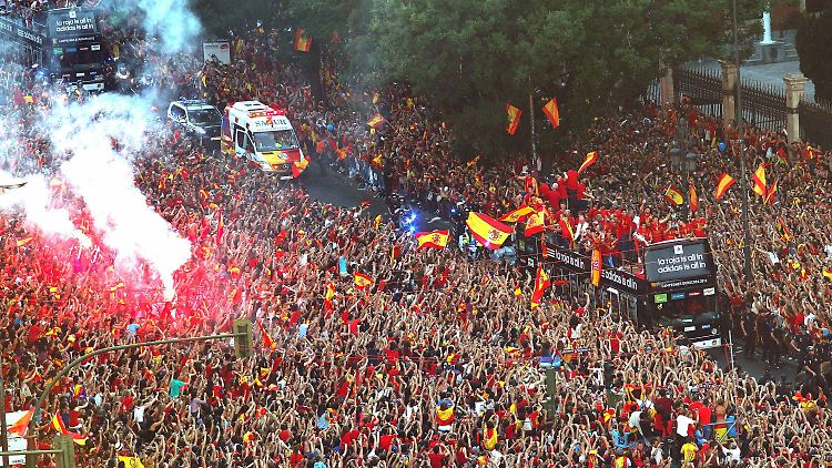 Die spanische Nationalmannschaft war zwischen 2008 und 2012 die beste der Welt. Das wurde gefeiert. 