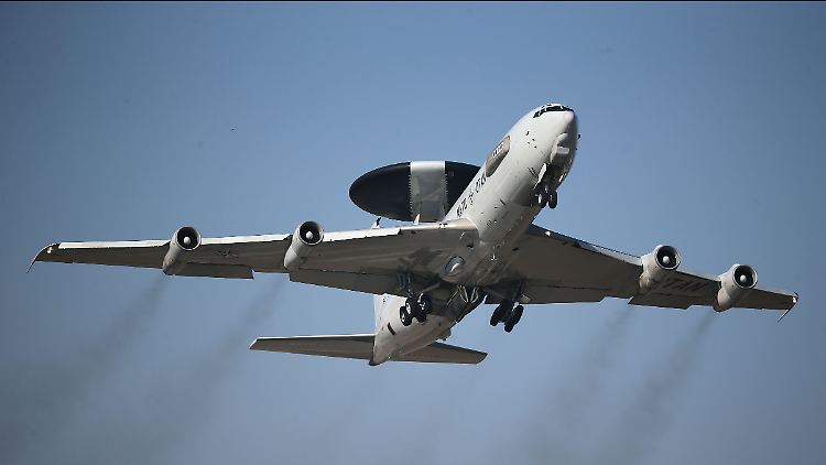 Auch unbewaffnete Aufklärungsflieger - etwa der USA - dürfen künftig Russland nicht mehr überfliegen.