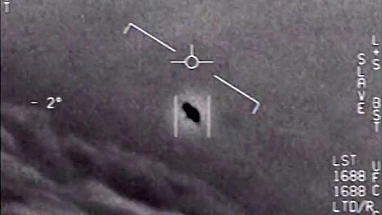 Unbekanntes Flugobjekt, aufgenommen mit der Infrarot-Kamera eines US-Kampfjets.