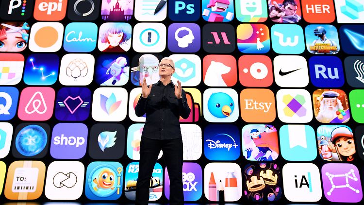 Apple-Chef Tim Cook hat eine bunte Palette neuer Funktionen im Gepäck.