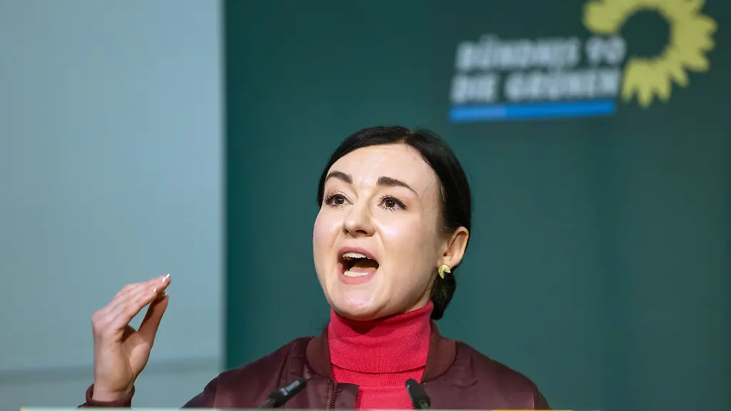 Die-Bundestagsabgeordnete-Paula-Piechotta-aus-Leipzig-fuehrt-Sachsens-Gruene-in-den-Bundestagswahlkampf