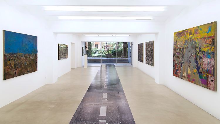 Bilder ohne Namen - Ansicht der aktuellen Ausstellung in der Galerie Kornfeld.