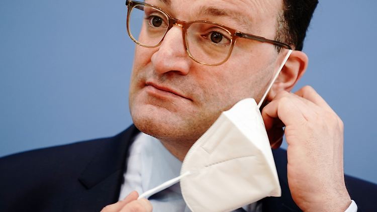 Jens Spahn steht wegen der Anschaffung von chinesischen FFP2-Masken im Frühjahr 2020 in der Kritik. 