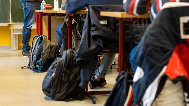 Nicht Kinder, sondern Erwachsene tragen das Coronavirus in die Schulen, sagt Mediziner Nikolaus Haas.