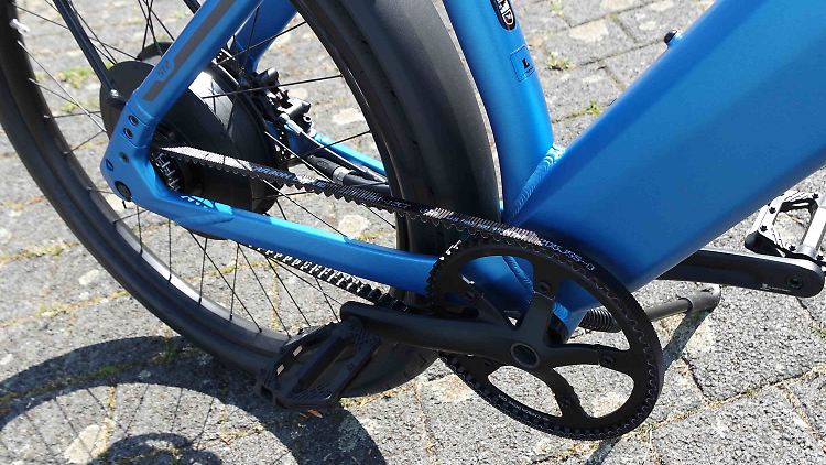 Sauber und wartungsarm ist die Kombination aus Heckmotor, Riemenantrieb und Nabenschaltung.