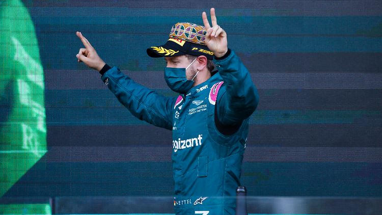 Glücklich auf dem Podest: Sebastian Vettel.