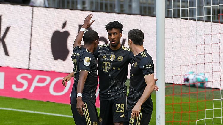 Zahavi-Schützlinge unter sich: Alaba, Coman und Lewandowski bejubeln ein Tor. 