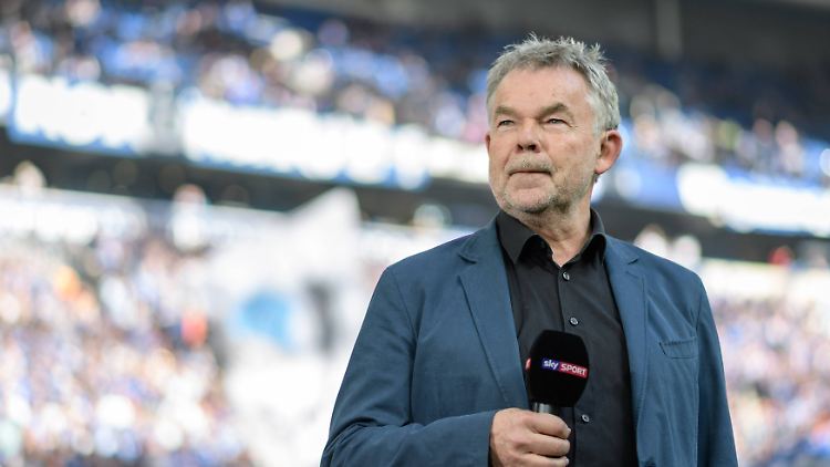Seine Stimme kennt jeder Fußball-Fan: Manni Breuckmann.