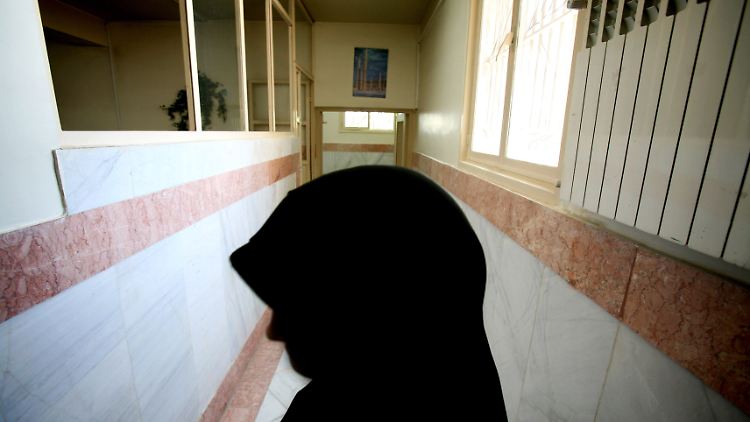 Eine Wärterin im Evin-Gefängnis, aufgenommen im Jahr 2006.