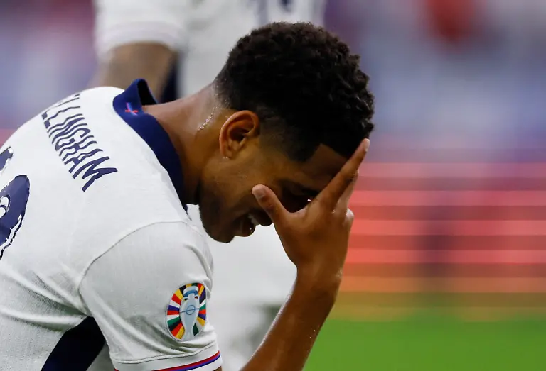 2024-06-16T000000Z-1393006157-UP1EK6G1HSDFD-RTRMADP-3-SOCCER-EURO-SRB-ENG-REPORT