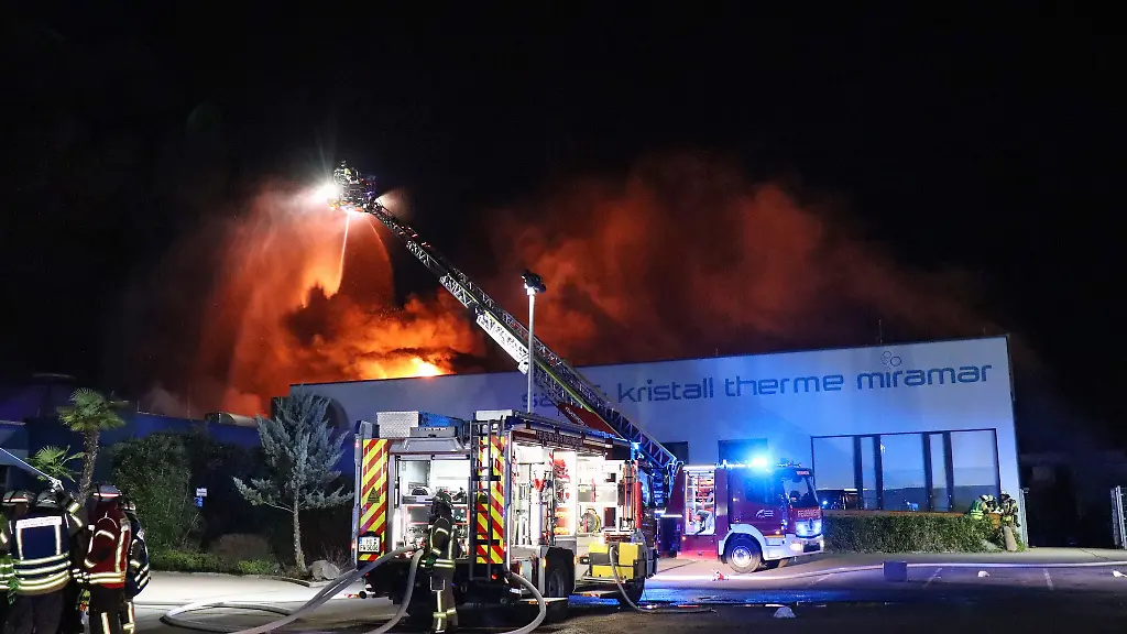 Das-Erlebnisbad-Miramar-wird-nach-dem-Grossbrand-erst-2025-wieder-oeffnen