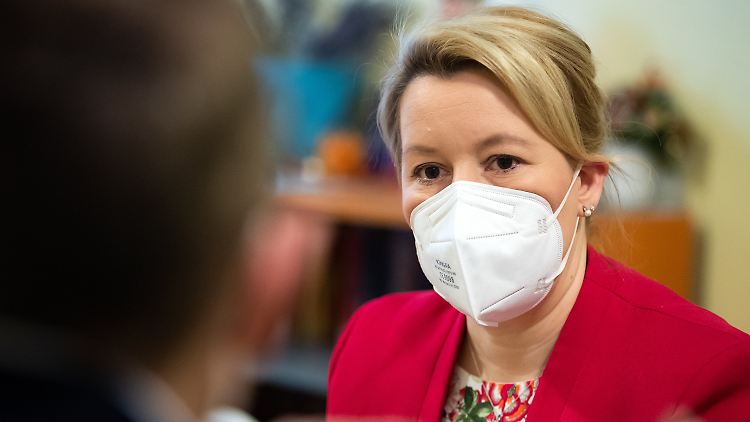 Noch vor Bekanntwerden der Entscheidung verzichtete Franziska Giffey darauf, ihren Doktortitel zu führen.