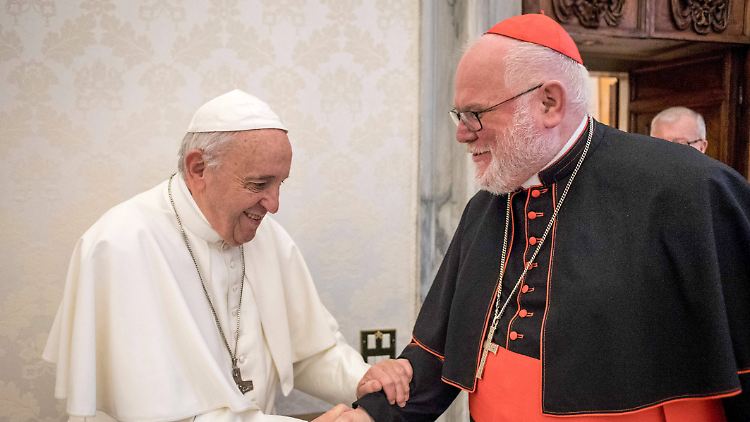 Papst Franziskus will ihn nicht gehen lassen: Kardinal Marx bei einer Privataudienz im Vatikan.
