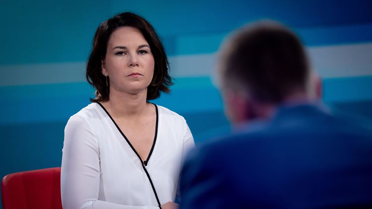 Richtig glücklich wirkt die grüne Kanzlerkandidatin zur Zeit nicht: Annalena Baerbock in der ARD-Sendung "Farbe bekennen".