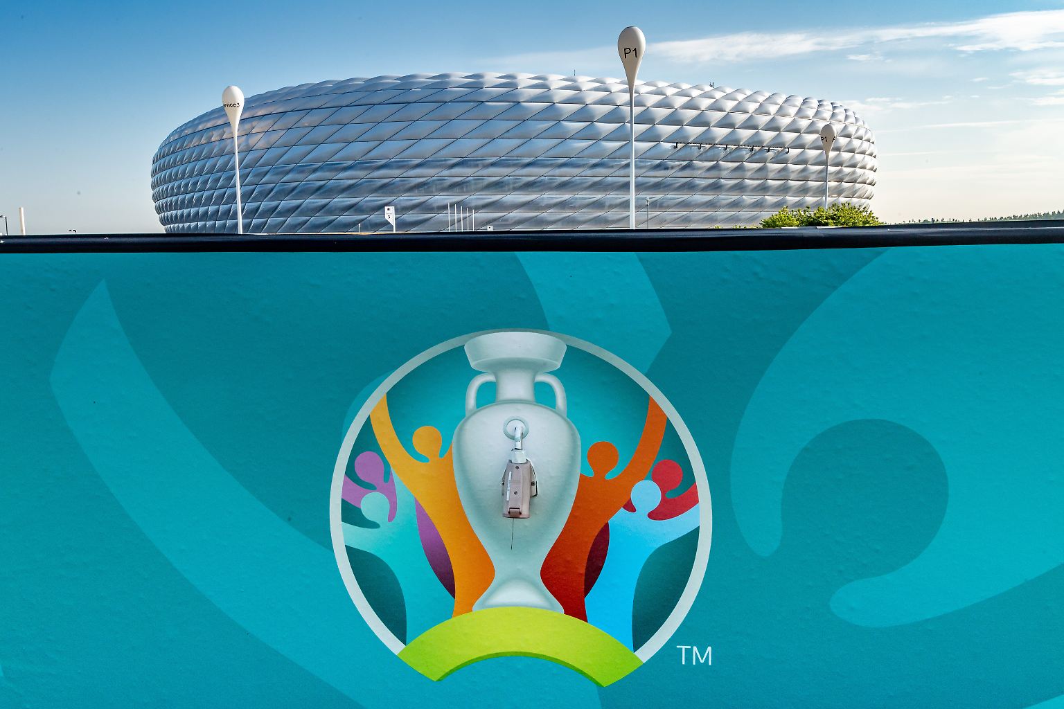Bei der Fußball-Europameisterschaft nehmen über 24 Teams vom ganzen Kontinent teil. Damit Fußballfans auf der ganzen Welt auch die Namen der Akteure aussprechen können, .... 