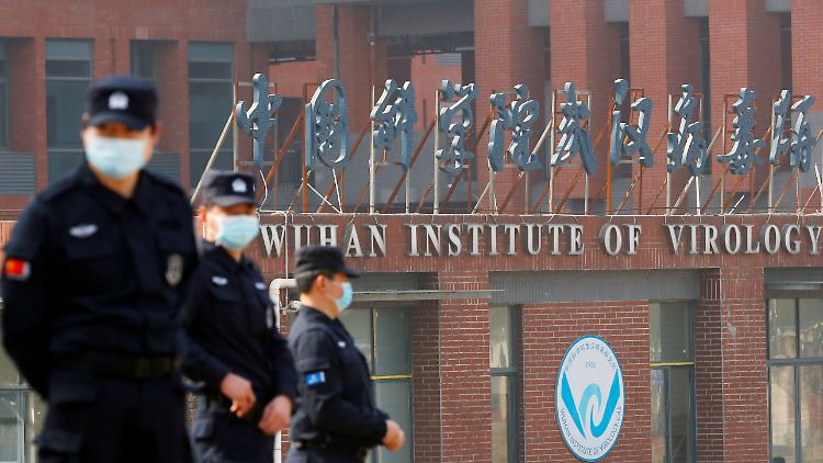 China weist Spekulationen zurück, wonach ein Laborunfall in Wuhan die Pandemie ausgelöst haben könnte.