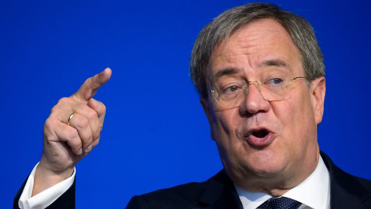 Armin Laschet verteidigt Gesundheitsminister Spahn gegen die Angriffe der SPD. 