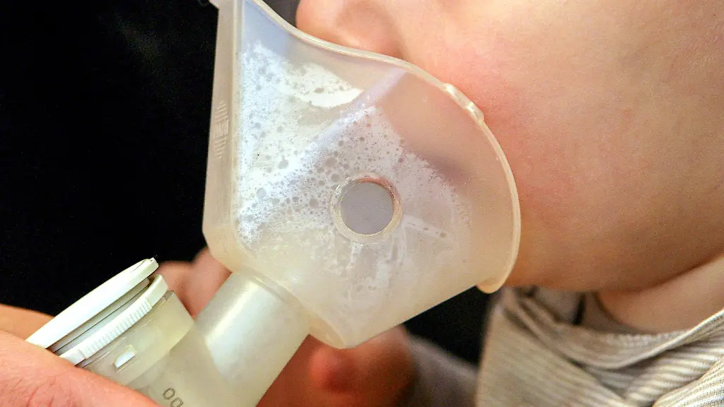 Inhalationsgeraete-sind-fuer-Kinder-wie-fuer-Erwachsene-gleichermassen-gemacht-Babys-brauchen-allerdings-mitunter-eine-spezielle-Babymaske