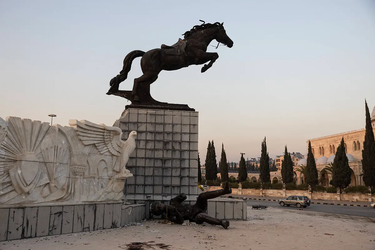 abb4b474fb22bae19c9ea9761448f63a