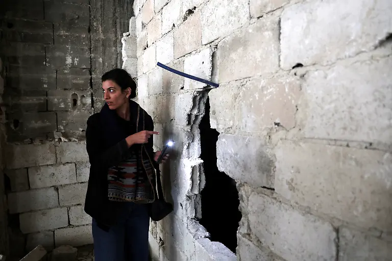 d9d67cc0121802e2b1413e8359147703